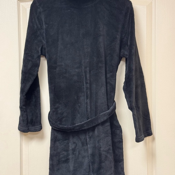 Victoria’s Secret hooded robe - Picture 3 of 4